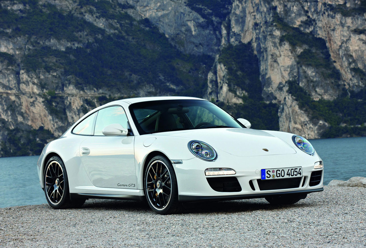 Porsche-911-Carrera-GTS-2-lg